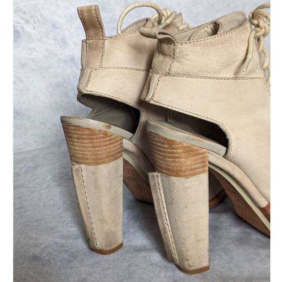 Alexander Wang Dakota Cut Out Lace Up Booties in Cement, Size 38 - Picture 7 of 10